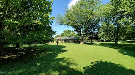 2500 Nutwood Dr Anchorage, KY 40223