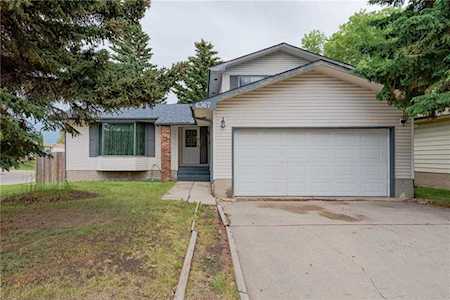 6367 Rundlehorn Drive NE Calgary, AB T1Y 1M6