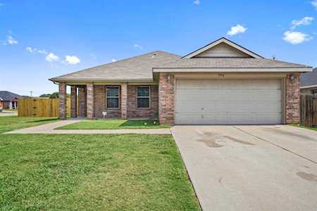 1356 Meadowbrook Crowley, TX 76036