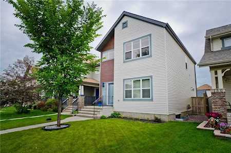 152 Copperstone Circle SE Calgary, AB T2Z 0G8