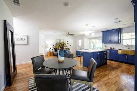 507 Seminole Dr Austin, TX 78745