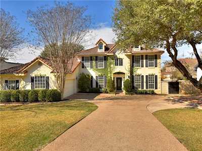 16 Lost Meadow Trl The Hills, TX 78738