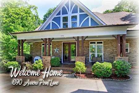 690 Arrow Point Ln Davidson, NC 28036