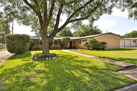 2109 Ivanhoe Lane Abilene, TX 79605