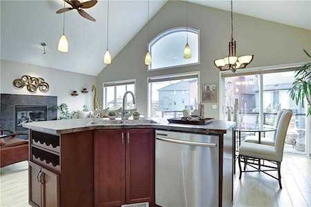 265 Tuscany Ridge Heights NW Calgary, AB T3L 3B8