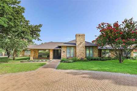 2233 High Country Drive Carrollton, TX 75007