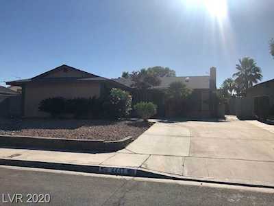 4447 Fernbrook Rd Las Vegas, NV 89103