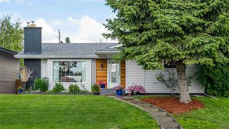 10631 Waneta Crescent SE Calgary, AB T2J 1J5