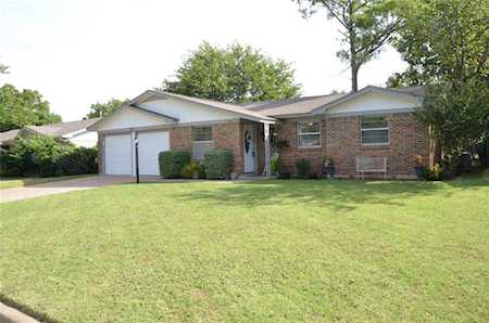 312 Jayellen Avenue Burleson, TX 76028