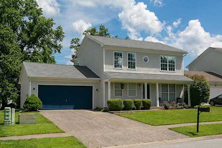 4828 Oak Pointe Dr Louisville, KY 40245