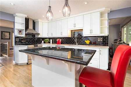 4 Glenhill Drive Cochrane, AB T4C 1G7