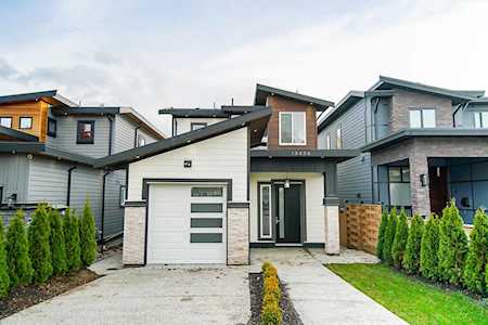 15456 Russell Avenue White Rock, BC V4B 2R3