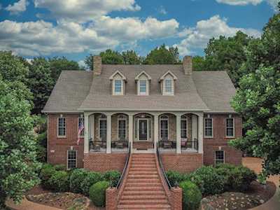 1153 Stirlingshire Dr Hendersonville, TN 37075