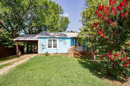 1131 S Pine Street Grapevine, TX 76051