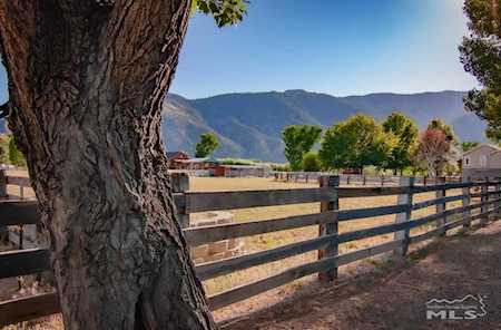 2246 Willowbend Road / Two Homes Genoa, NV 89411