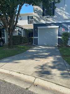1048 Black Cherry Dr St Johns, FL 32259