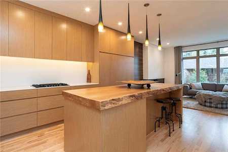 1030 31 Avenue NW Calgary, AB T2K 0A7