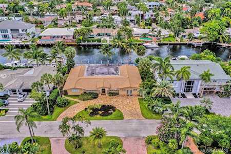 2824 NE 25th Ct Fort Lauderdale, FL 33305