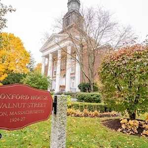 391 Walnut St #8 Newton, MA 02460