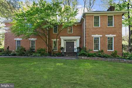 1797 Hawthorne Ridge Ct Vienna, VA 22182