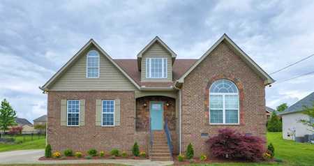 8031 Vineyard Ln La Vergne, TN 37086