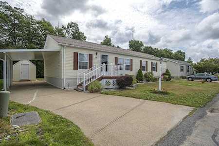 56 Robin Dr Tiverton, RI 02878