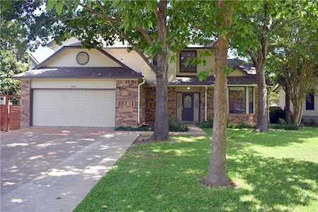 7421 Whistlestop Dr Austin, TX 78749