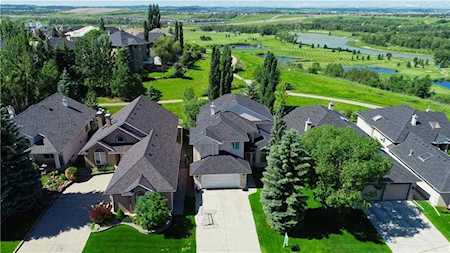 86 Mt Kidd Garden(s) SE Calgary, AB T2Z 2Z5