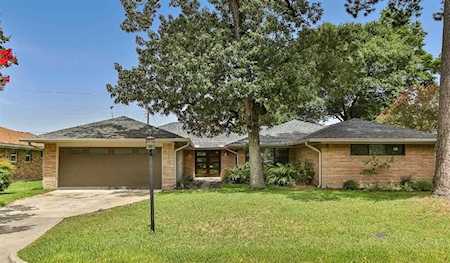 615 Azaleadell Dr Houston, TX 77018