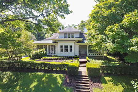 11608 Little Ln Anchorage, KY 40223
