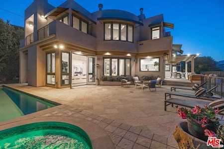 930 N Tigertail Road Los Angeles, CA 90049