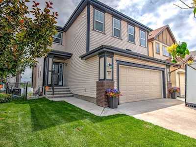 566 Copperpond Circle SE Calgary, AB T2Z 0X2