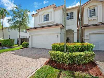 7317 NW 113th Pl Doral, FL 33178