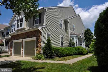 40 Hearthstone Ln Marlton, NJ 08053