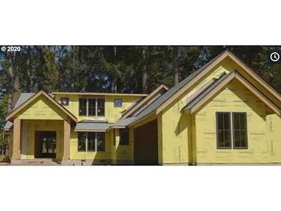 4233 Upper Dr Lake Oswego, OR 97035