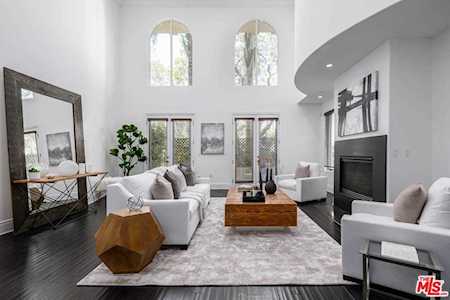 1544 Camden Avenue #101 Los Angeles, CA 90025