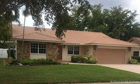 453 NW 108th Ave Coral Springs, FL 33071
