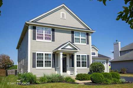 772 Bonaventure Dr Oswego, IL 60543