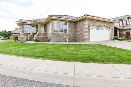23 SE Taylor Crescent Medicine Hat, AB T1B 3X5