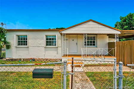 2880 SW 67th Ave Miami, FL 33155