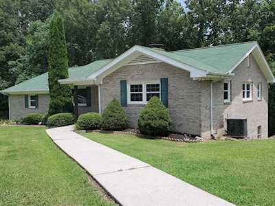 325 Talpha Dr Dowelltown, TN 37059