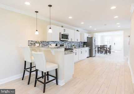 5012 22nd St N Arlington, VA 22207