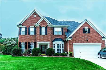 6025 Hickory Hollow Ct Harrisburg, NC 28075