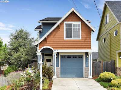 8015 SE Rhone St Portland, OR 97206