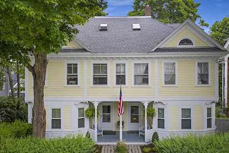 24 Desmond #3 Manchester, MA 01944
