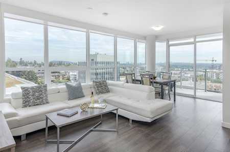 112 E 13th Street #903 North Vancouver, BC V7L 0E4