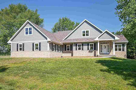2581 Huntington Way Suamico, WI 54173