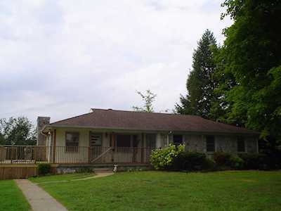 4183 W Bledsoe Street Westmoreland, TN 37186