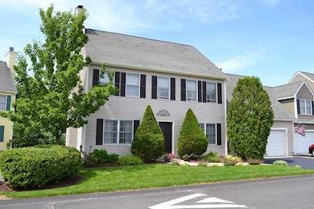 174 Clear Pond Dr #174 Walpole, MA 02081