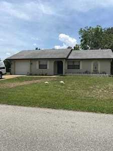 11049 Waterford Ave Englewood, FL 34224